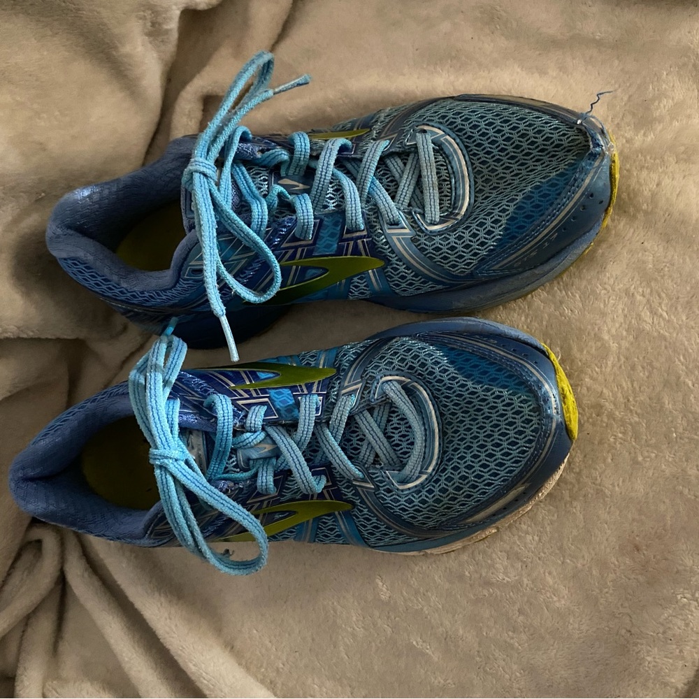 Brooks shoes women size 8 - Picture 2 of 5